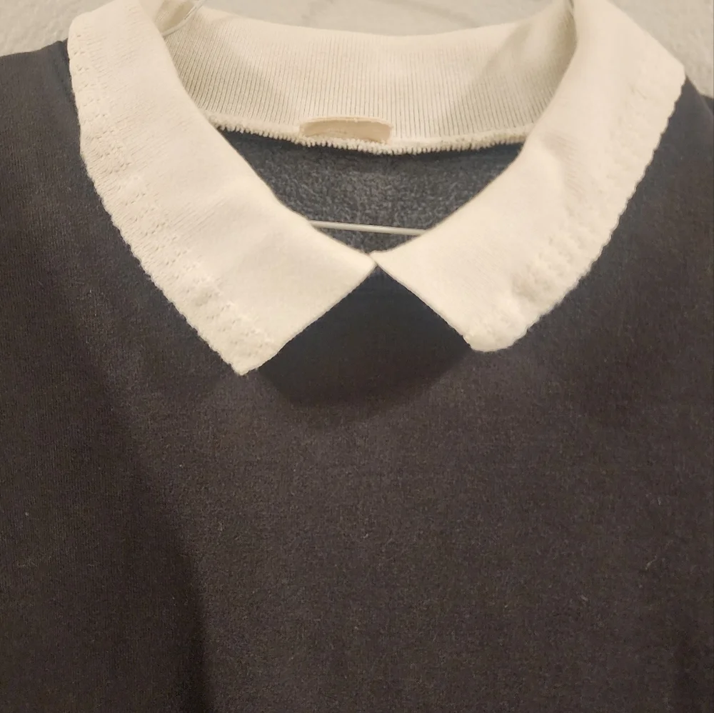 Classic Black Sweater with White Collar - Picture 3 of 5